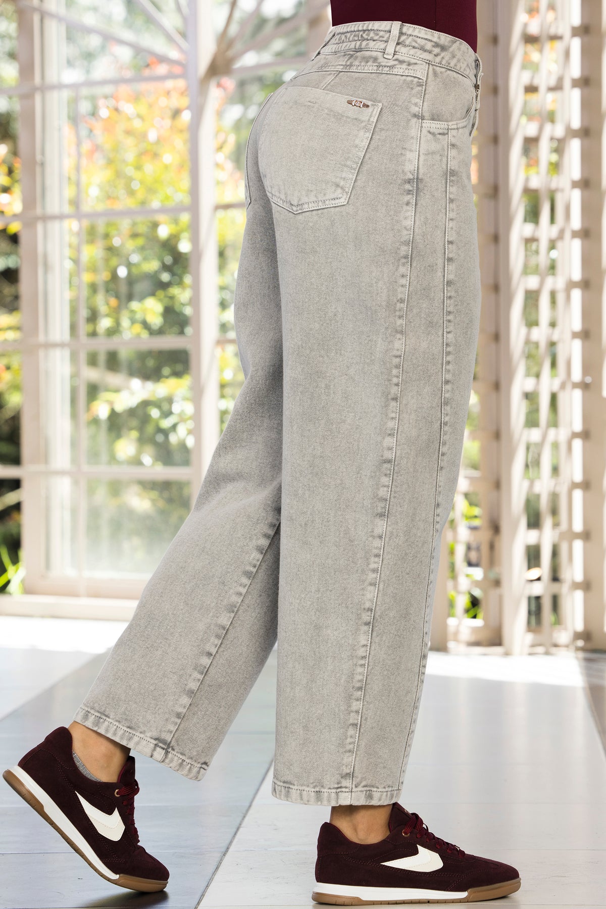 Jean barrel tiro alto gris – Kapo