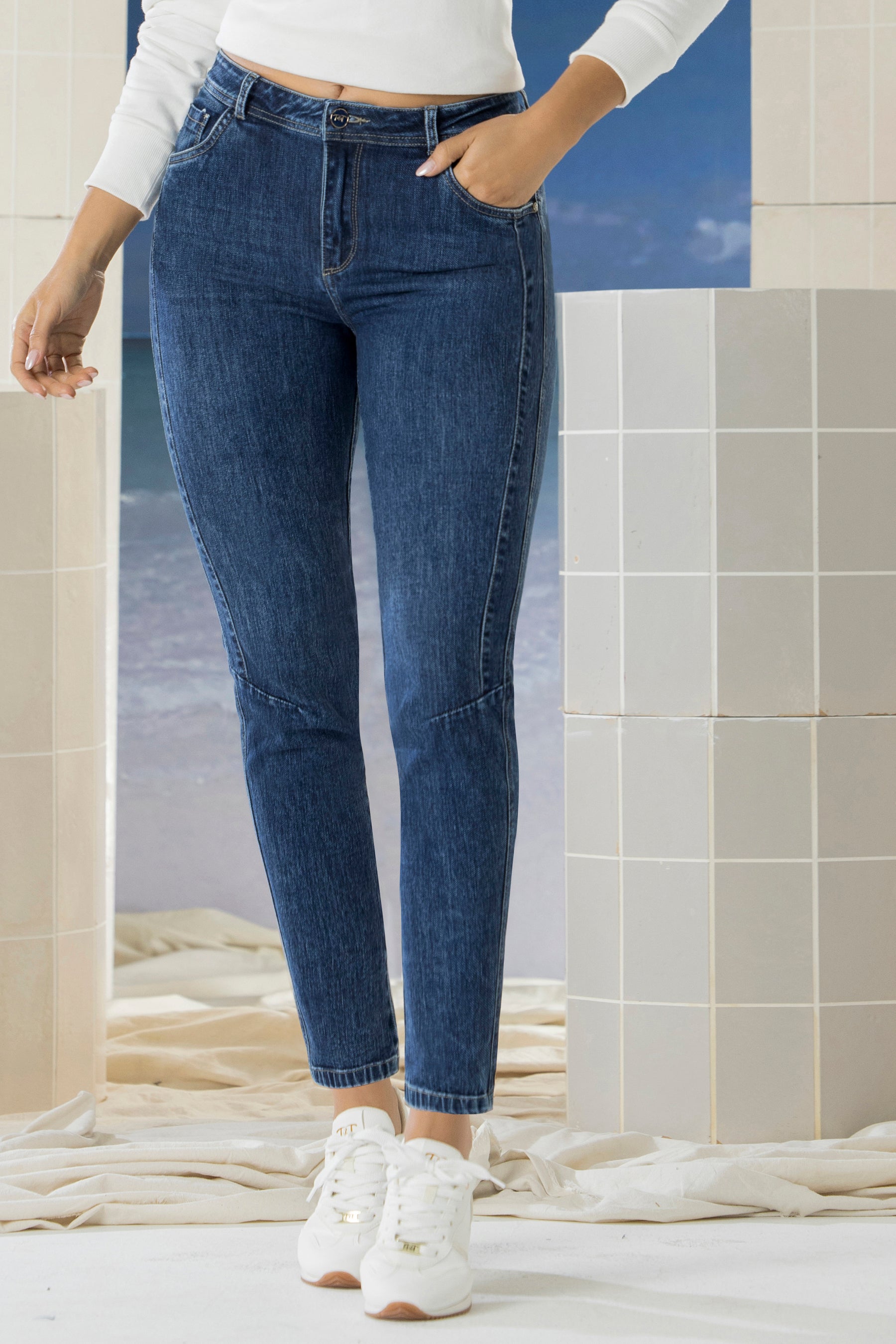 Jean Mom Tiro Alto Azul Oscuro – LOGRO