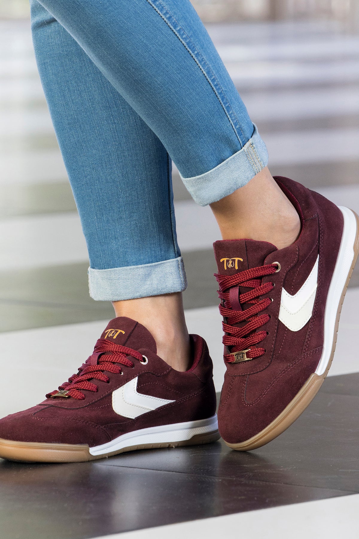 Tenis vino tinto – Poncho Zuleta