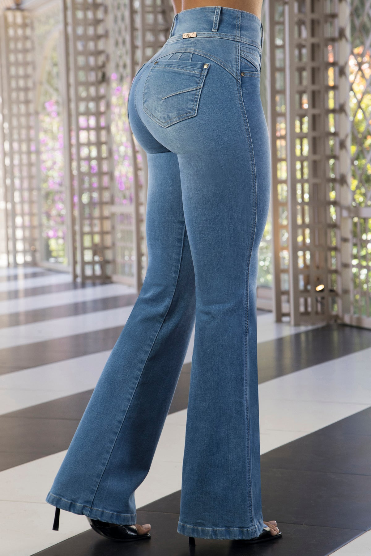 Jean campana tiro alto azul claro – Francy