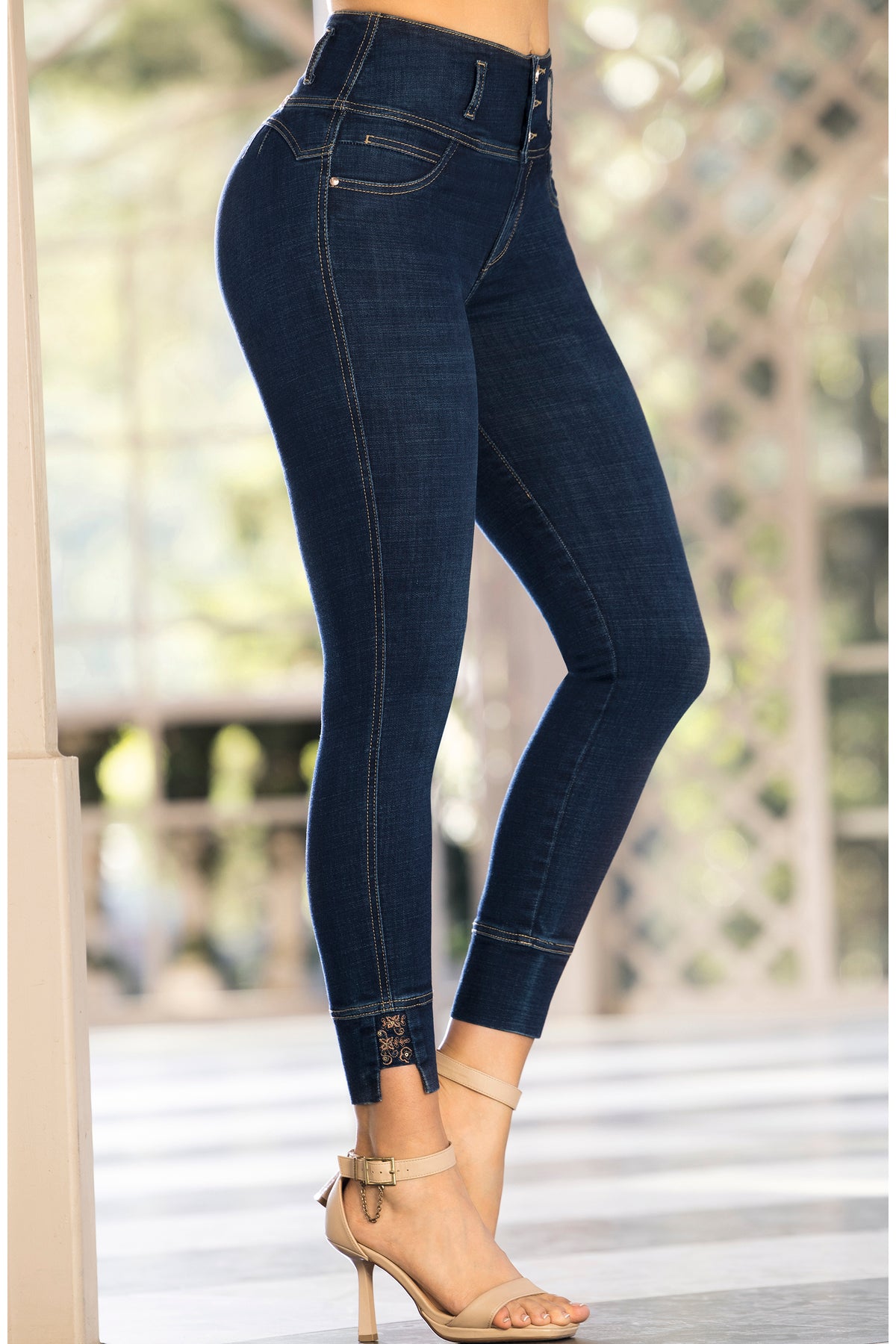 Jean skinny con bordado tiro alto azul oscuro – Inquietos