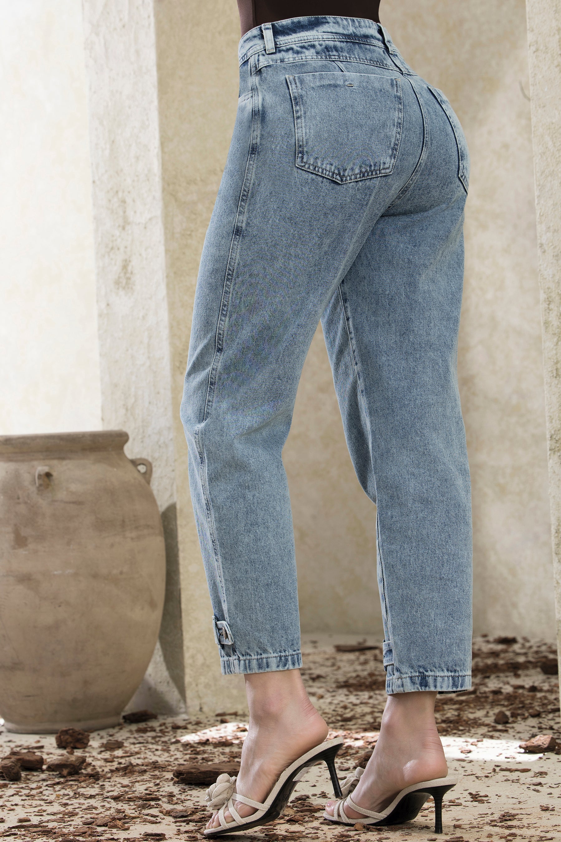 Jean Mom Tiro Alto Azul Claro – MISTERIO
